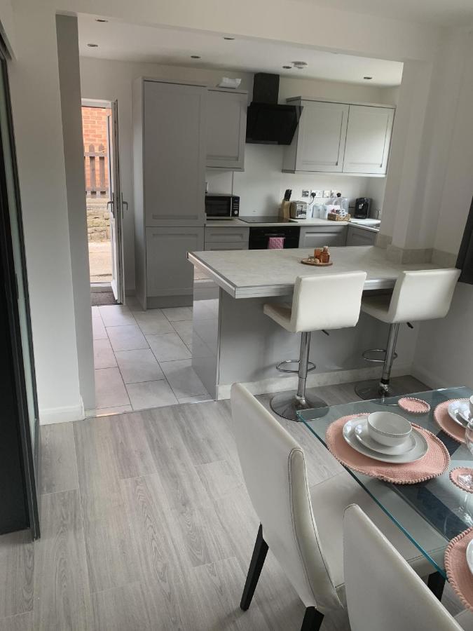 Crowthorne House: Spacious 3-Bedroom Cul-de-Sac Retreat Nottingham Exterior photo